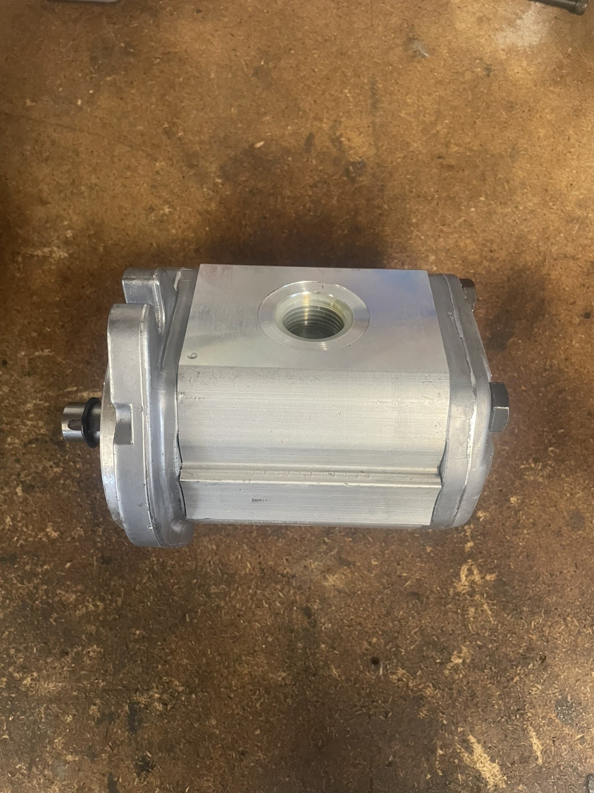 Marzocchi ALP2A-D-40  Gear Pump, 28.2cc/Rev, 12.4 gpm @ 1800 RPM, A Mount