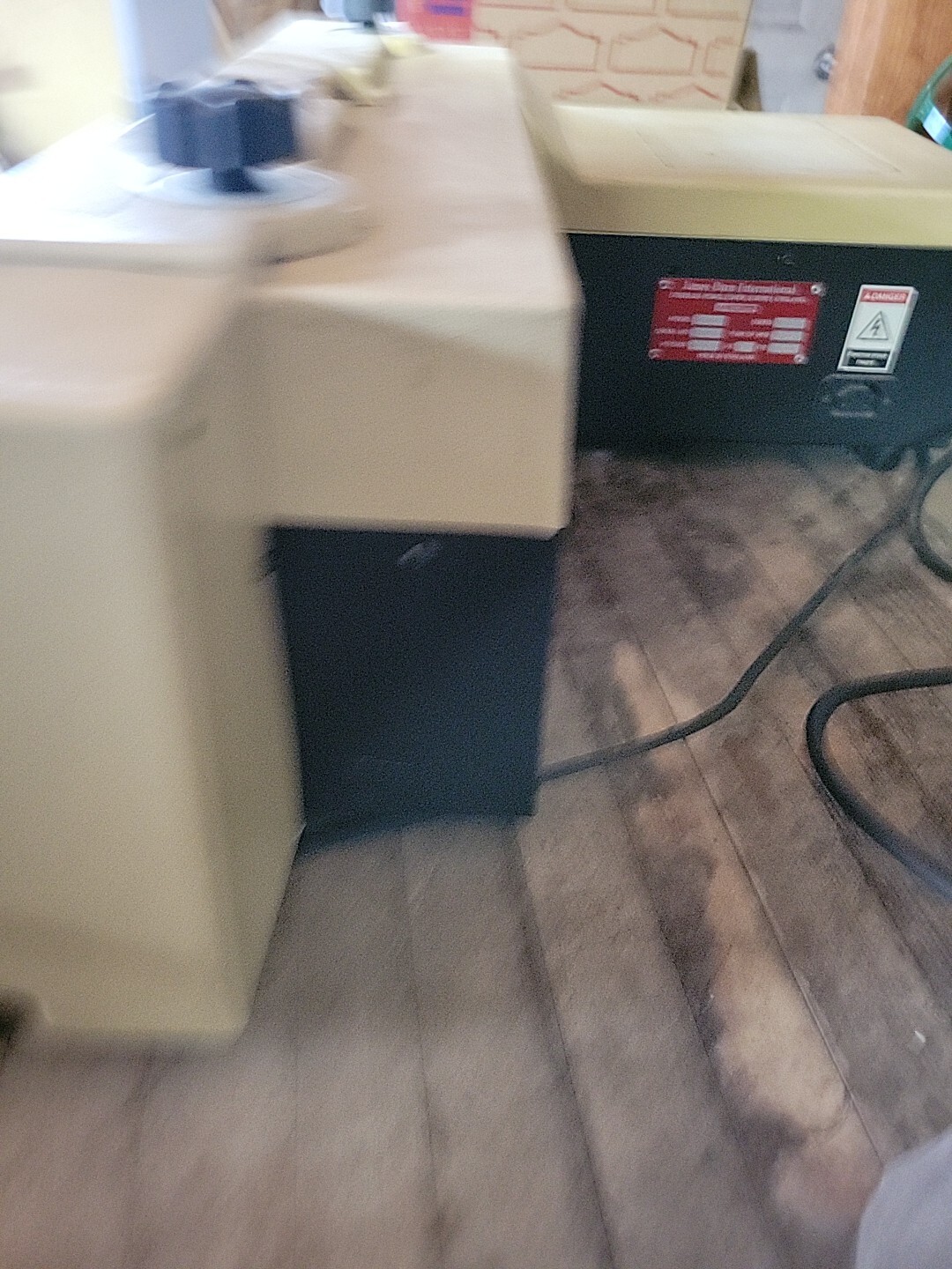 James Burn Wire-O CM70 Closing Machine ()
