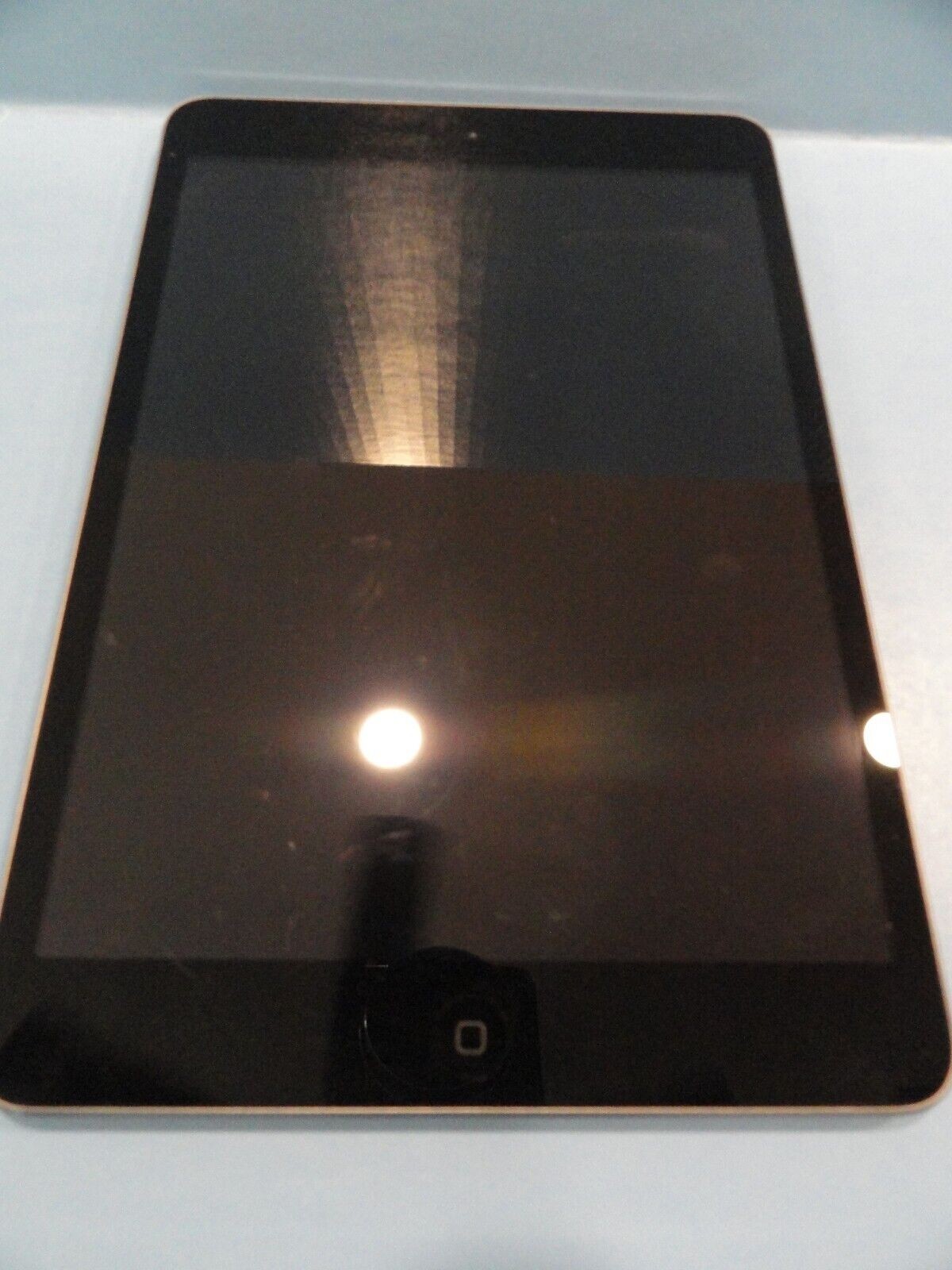 Apple iPad 2nd gen - 16 GB, Wi-Fi - For Parts only