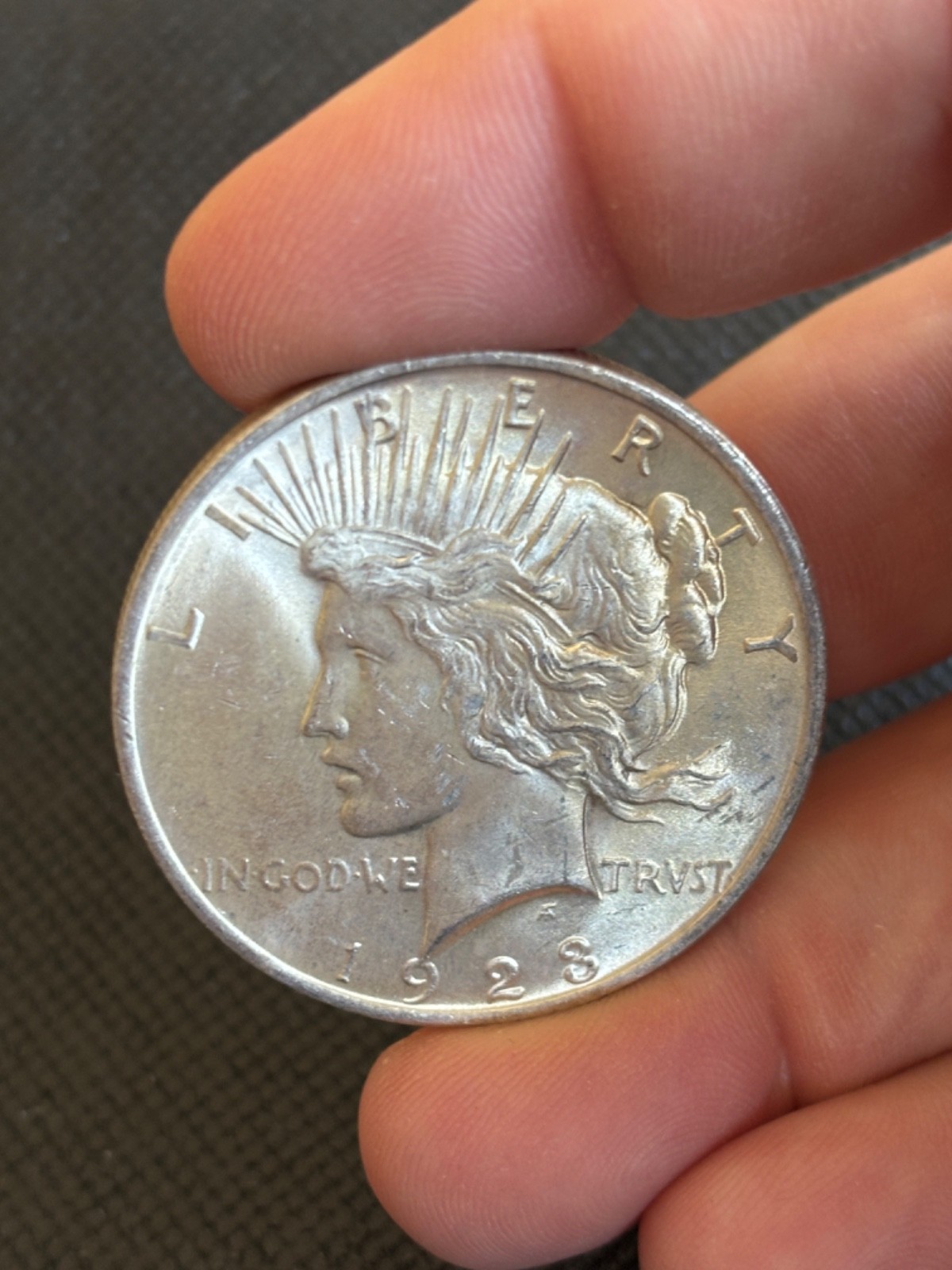 1923 P Peace Dollar  90% silver Beautiful High Grade FAST SHIPPING 2