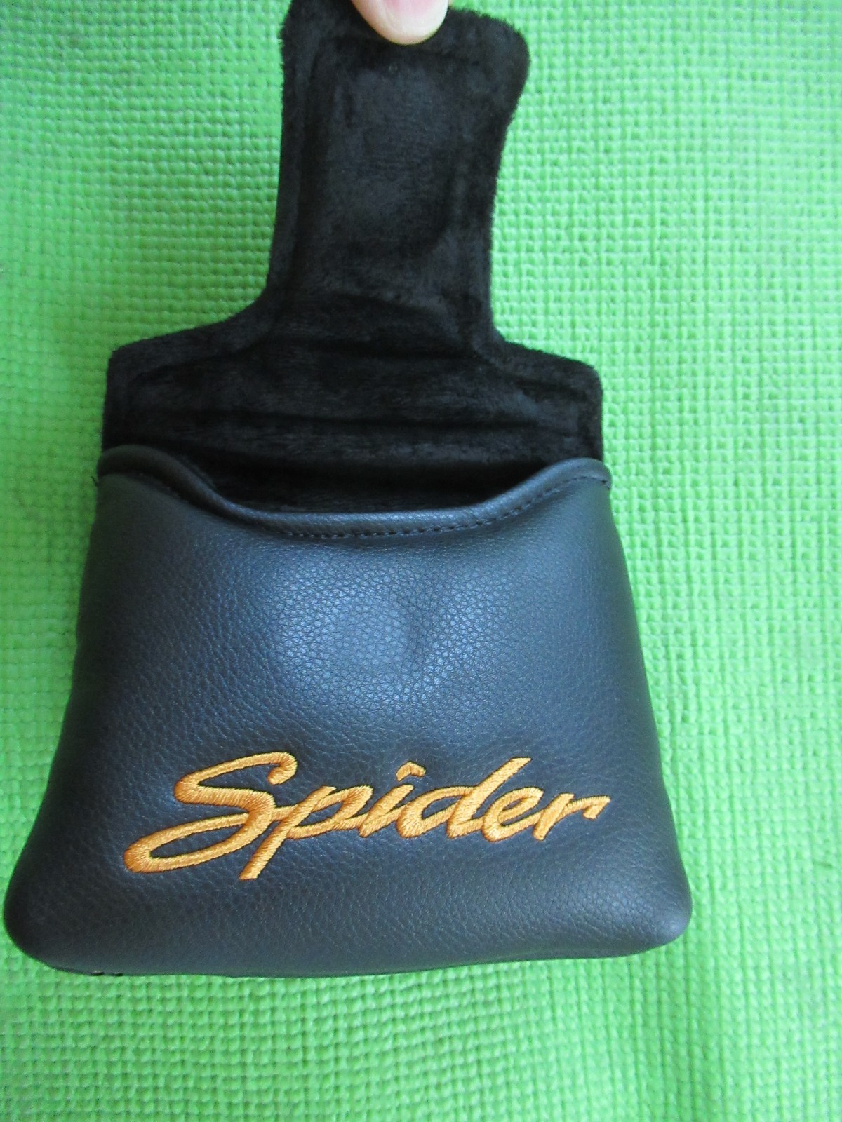 Nice Taylormade Spider putter head-cover hc
