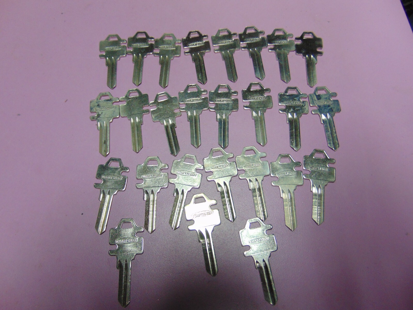 25  KEYS ORG. CHARFTMAN   KEYS BLANKS UNCUT       LOCKSMITH