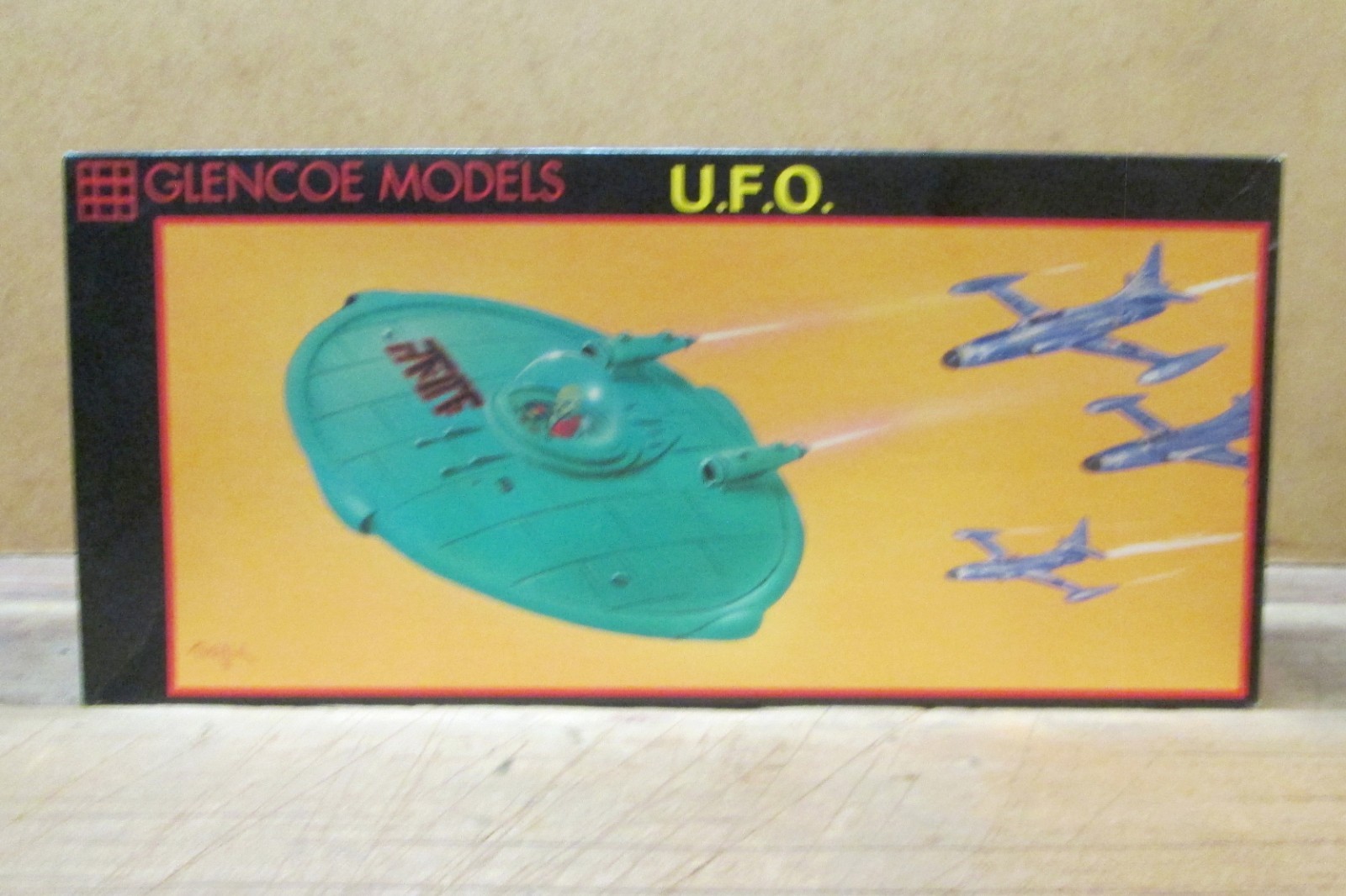 U.F.O. w/ Glow in the Dark ALIEN, Glencoe Models, c. 1996, 1:48 Scale, Unbuilt