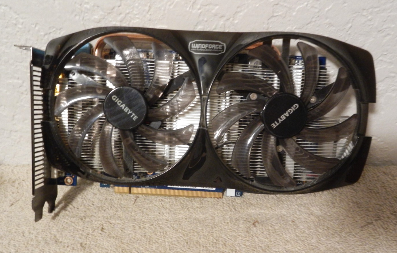 GIGABYTE WINDFORCE GV-R7850C-1GD DDR5 PCIe ** GRADE A **