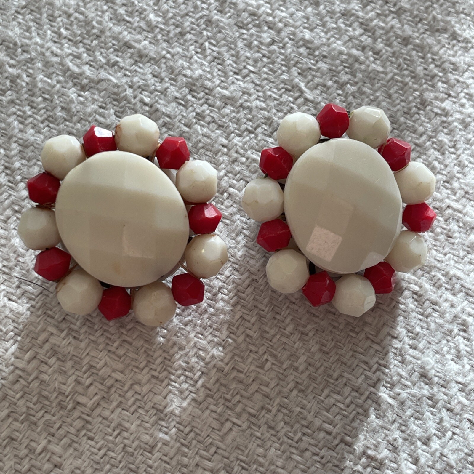Vintage Germany White Red Faceted Beaded Cluster Clip On Earrings Holiday Retro