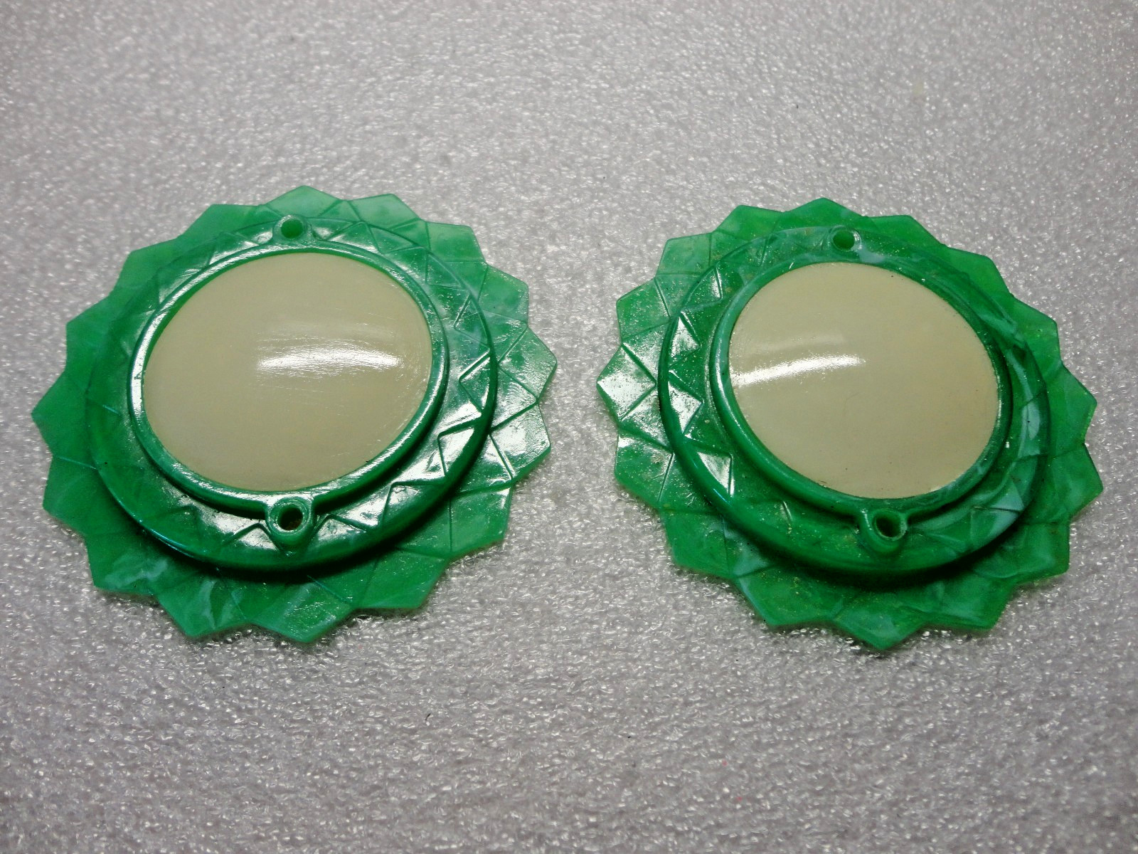 2 pcs Williams, Bally, & Others, Daisy Domed “Green” Bumper Caps, Safe Ship!
