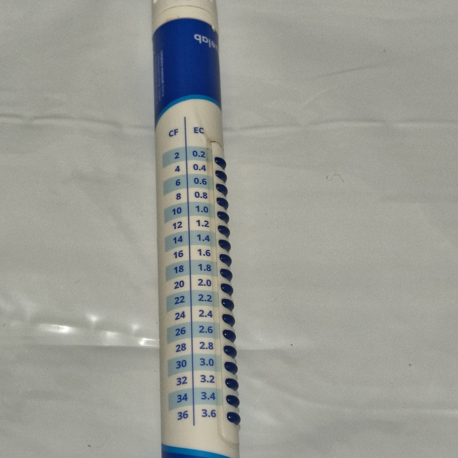 BlueLab Truncheon Original PPM Meter EC & CF Hydroponic Water Tester-Working