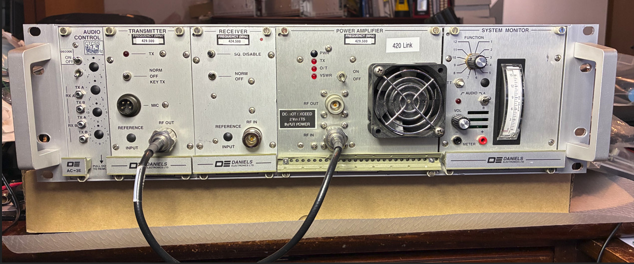 Daniels Electronics UHF Duplex Link/Repeater System, Programmable 406-430 MHz