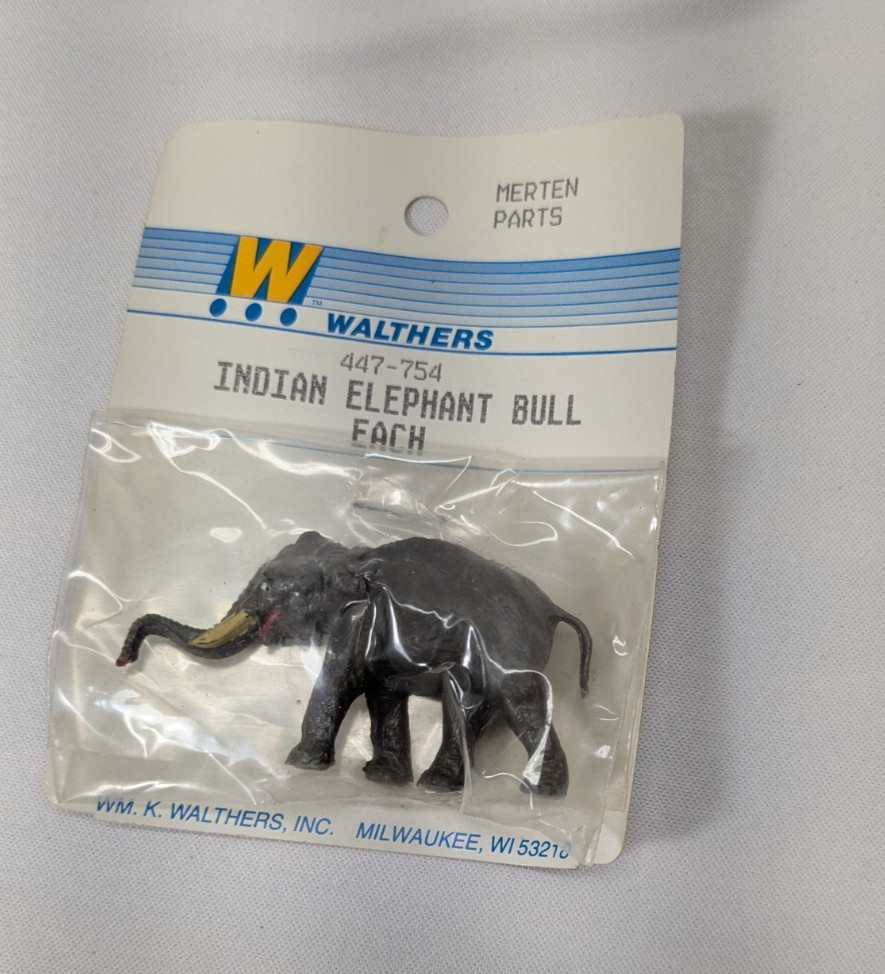 HO Scale  Walthers 447-754 (MERTEN)      INDIAN   ELEPHANT   BULL