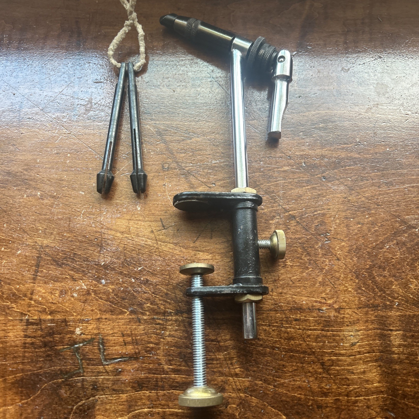 Vintage Bench Clamp On Fishing Fly Tying Vise                       C8 - Rare