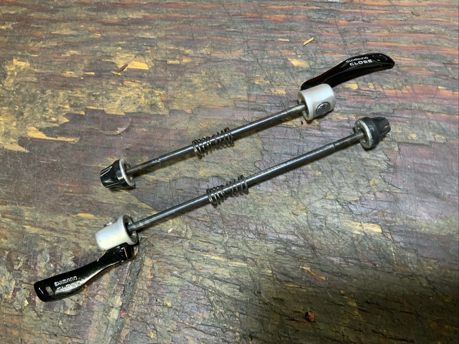 SHIMANO DEORE LX MTB QUICK RELEASE F/R SKEWER SET 100/135MM GREAT SHAPE