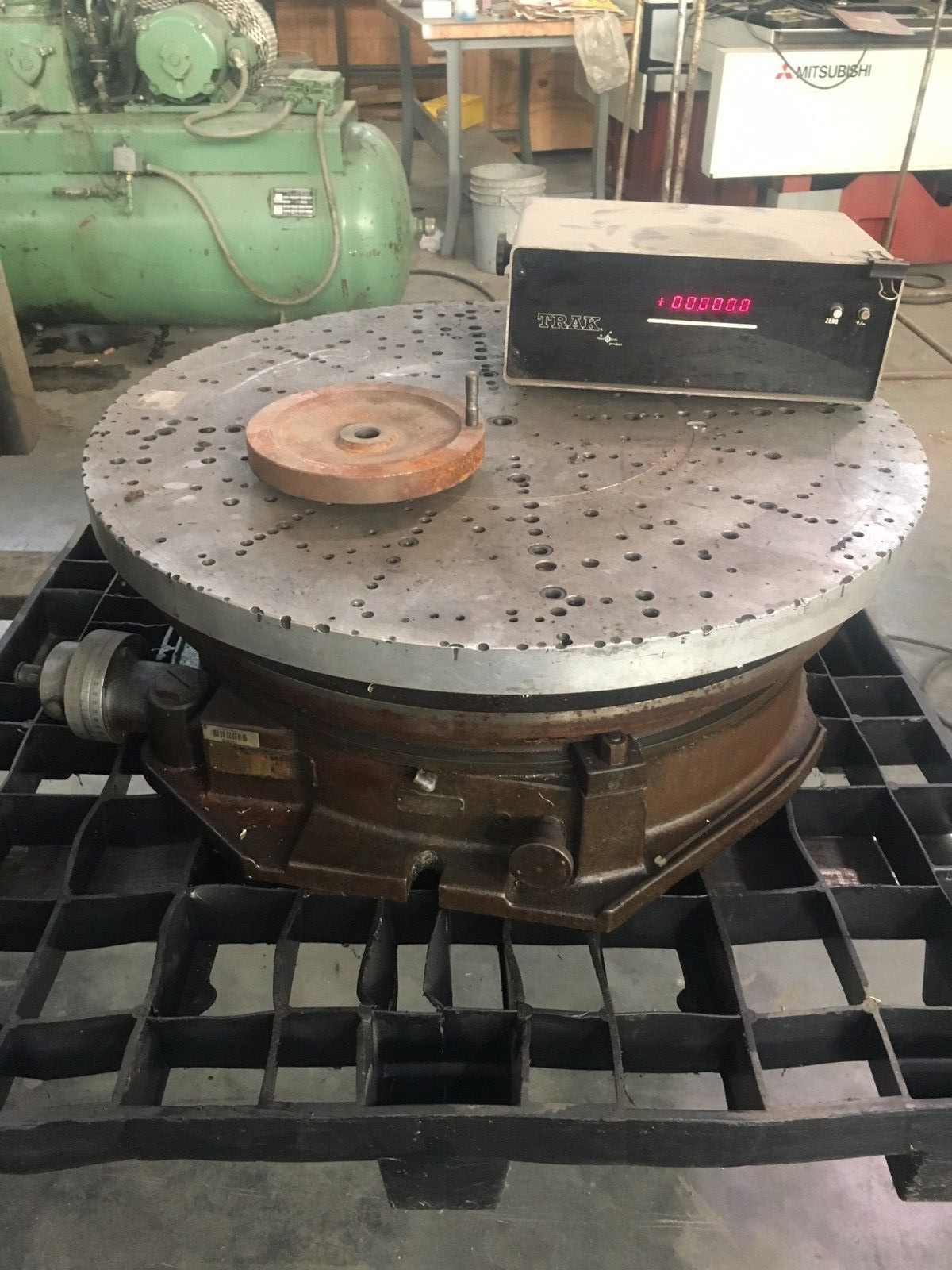 Troyke R-25 Rotary Table with Trak DRO