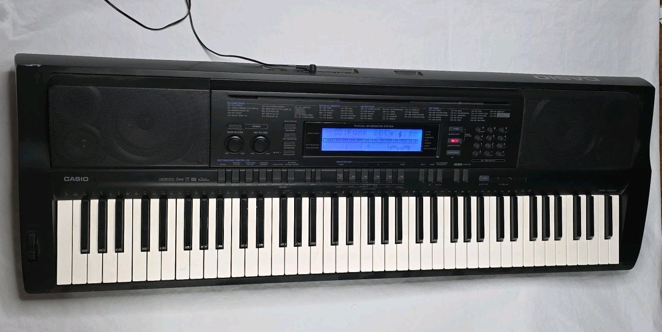 CASIO WK500 Full-Featured Electronic 77 Keys  Piano Keyboard Battery Ac/DC Works