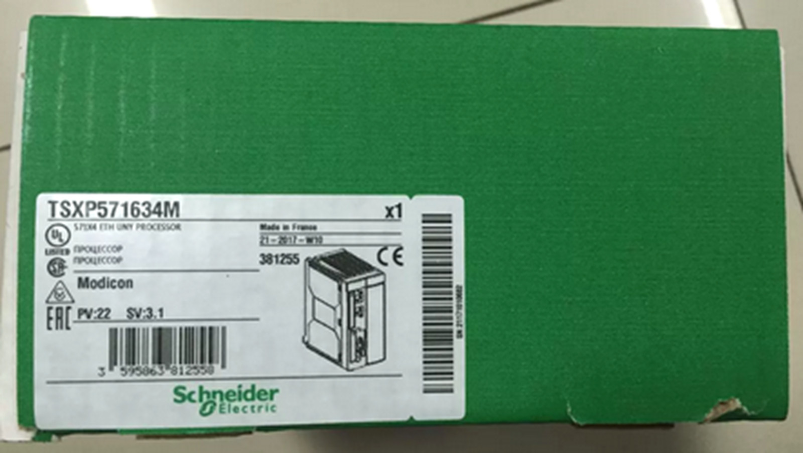 New In Box Schneider PLC TSXP571634M