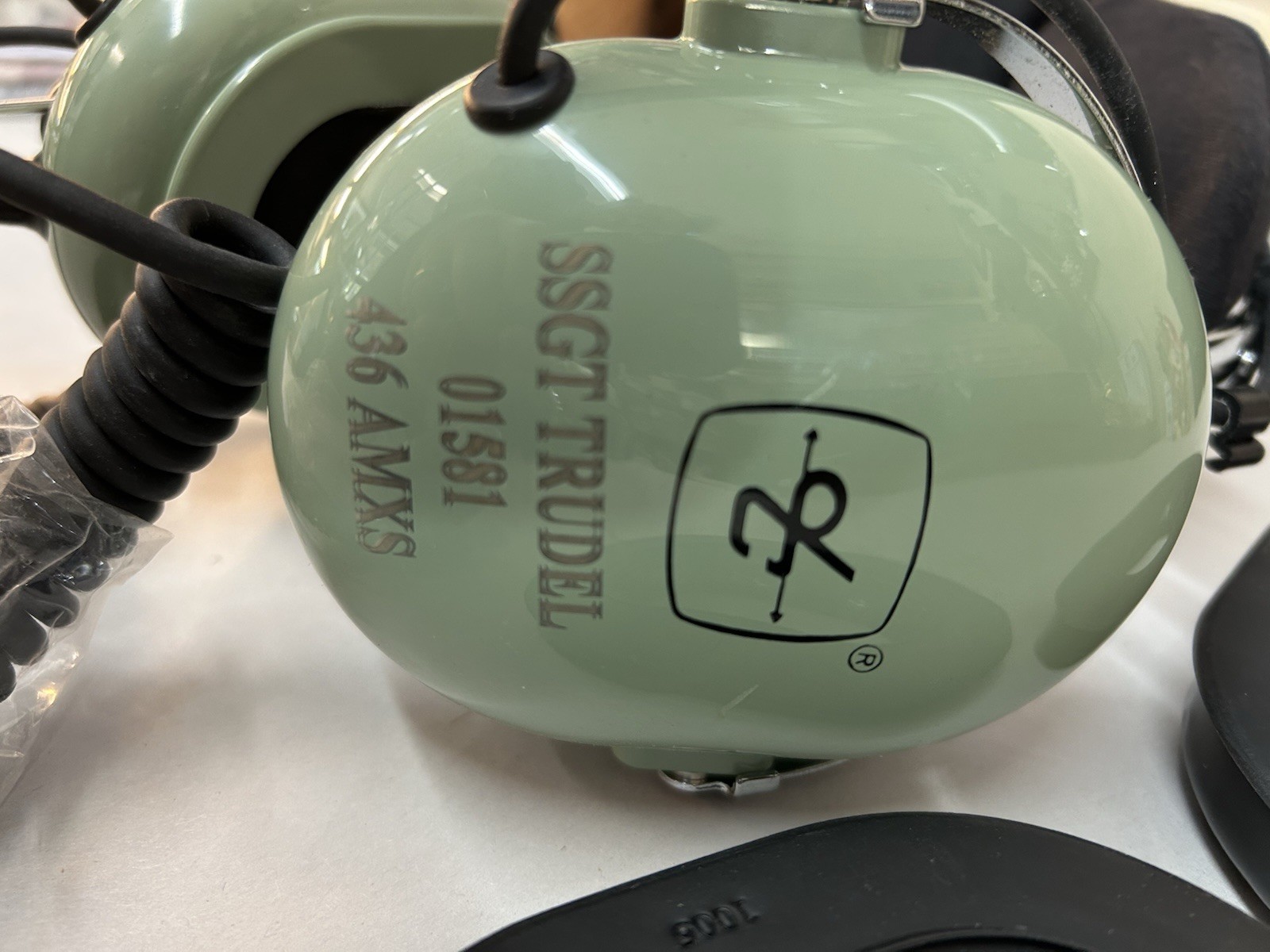 DAVID CLARK MODEL H10-76 PILOT AVIATION HEADSET