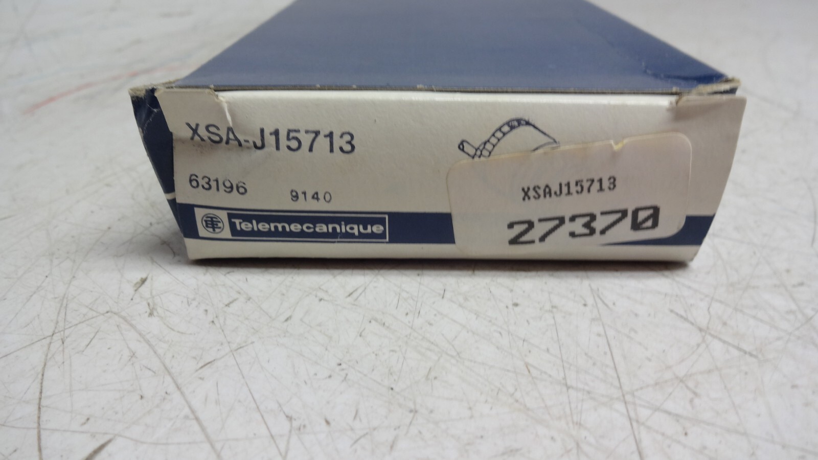 Telemecanique XSA-J15713 ProxImitySensor Switch New