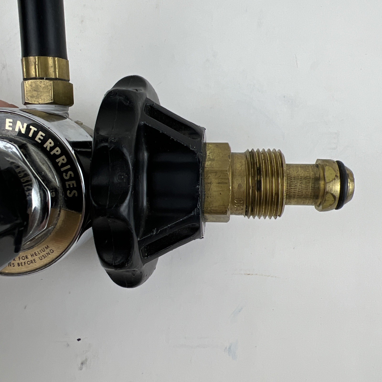 Western Enterprises Balloon Inflator Regulator Adapter Helium
