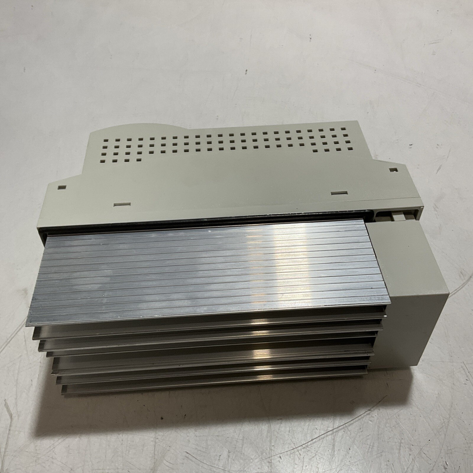 LENZE ECSEA008C4B VARIABLE FREQUENCY DRIVES U3S