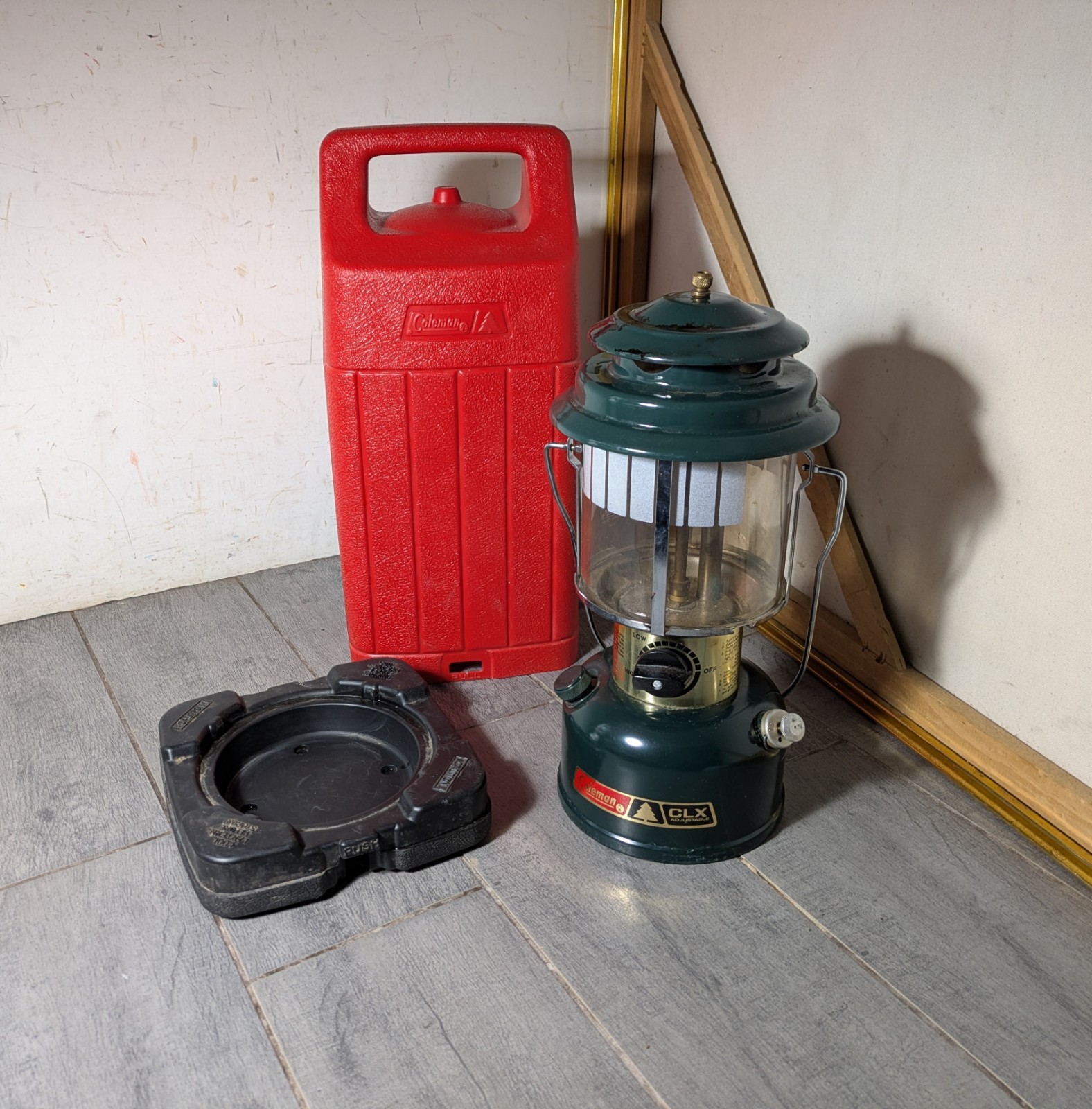 Vintage 1985 Coleman Model 290 CLX Adjustable 2-Mantle Lantern + Red Case