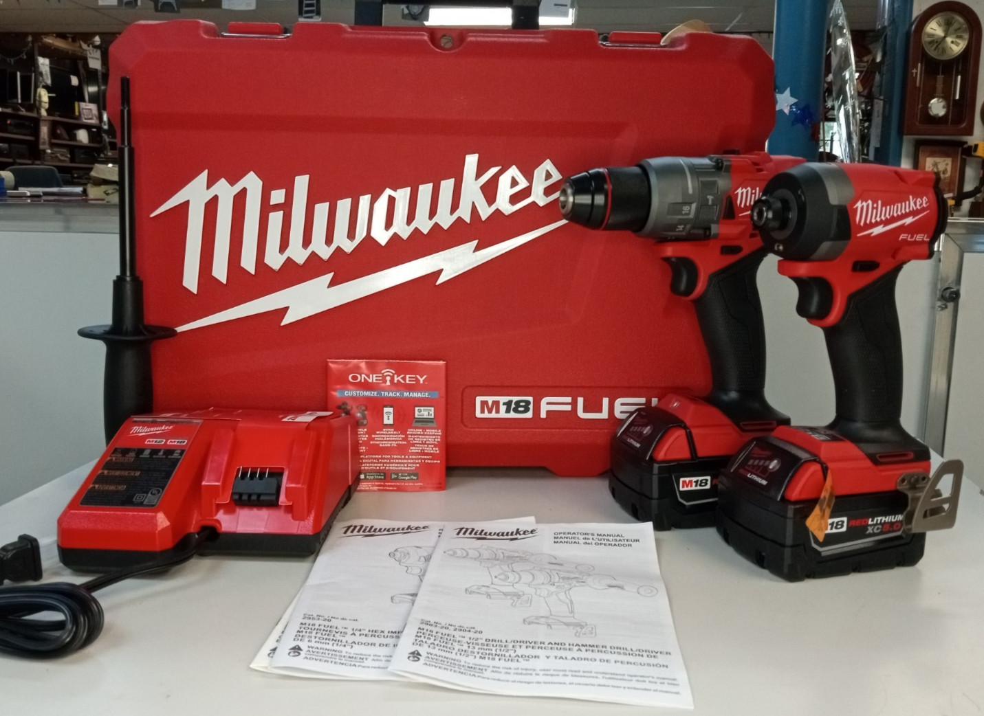 Milwaukee 3697-22 M18 FUEL 18V 2-Tool Combo Kit (Hammer Drill & Impact Driver)