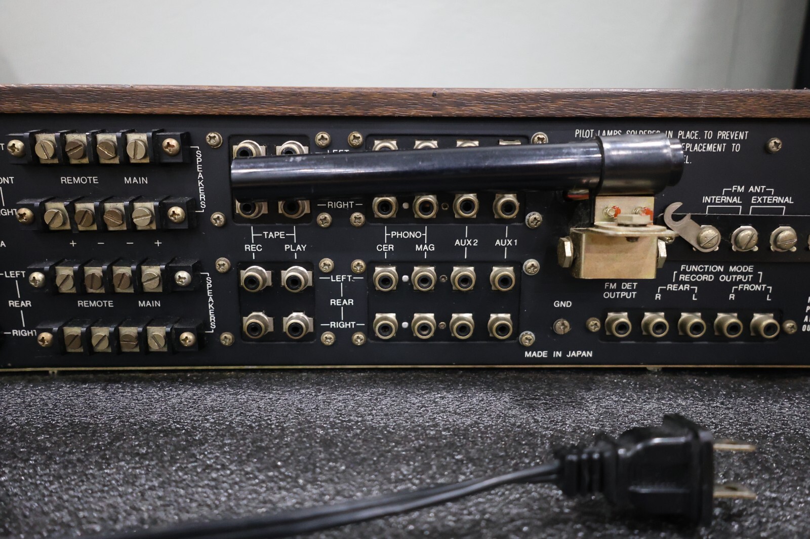 Lafayette Stereo Receiver Model LR-440 LIGHTS UP- Working