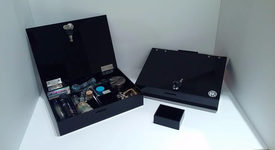 Elbo Locking Stash Box w/ Removable Dish/Tray (Acrylic Box w/ Lock and 2 keys)