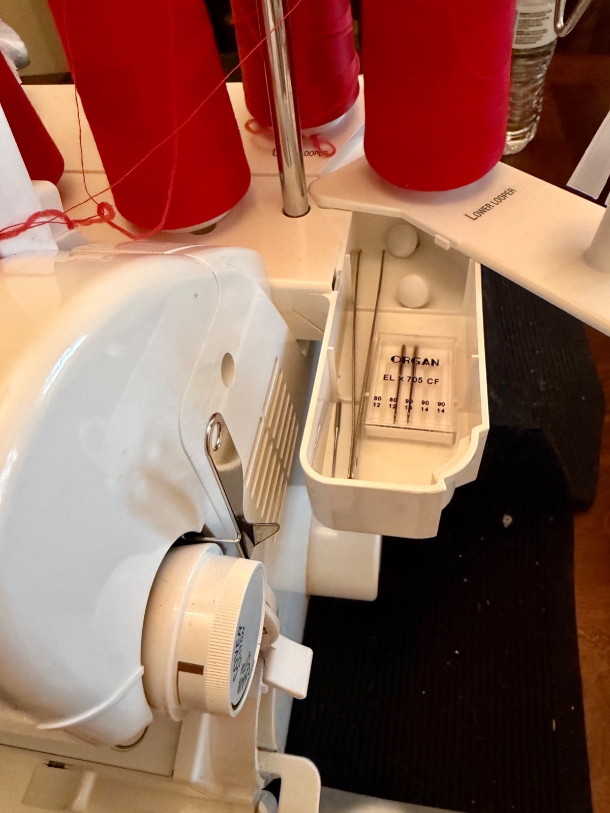 Baby Lock Evolution BLE8W-2 Electronic Serger w/Trolly