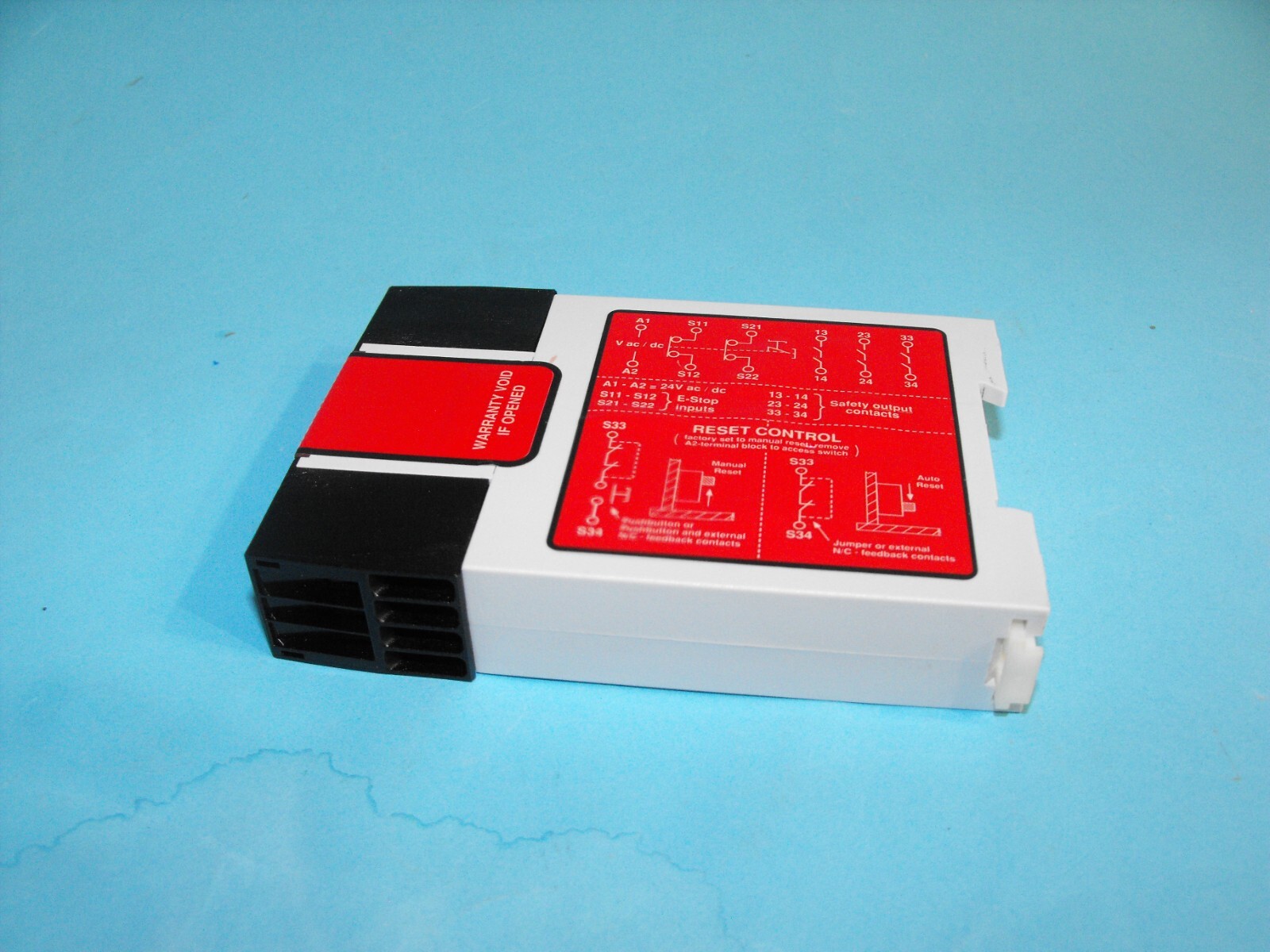 Banner ES-FA-9A.E-Stop Safety Relay Module 24V AC/DC.USED