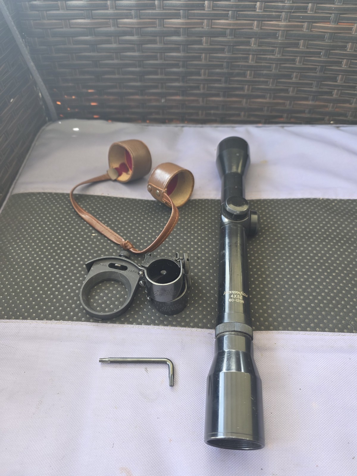 Vintage WESTERNFIELD #96053 4x32 Scope 60-1207 With Weaver Rings Untested #H