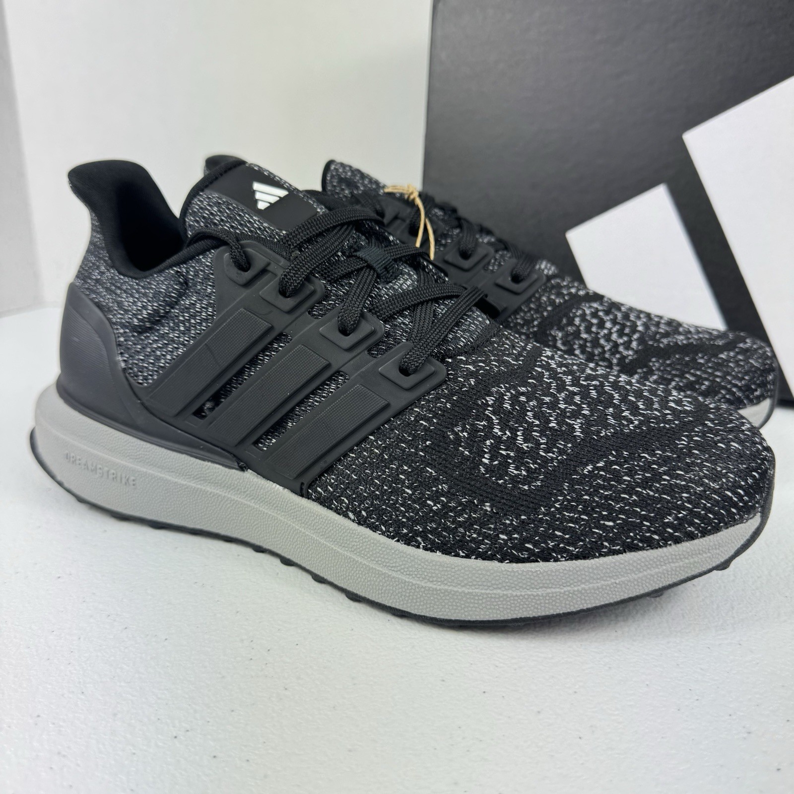 Adidas UltraDream DNA Men’s Running Shoe Athletic Sneakers Grey JP7690