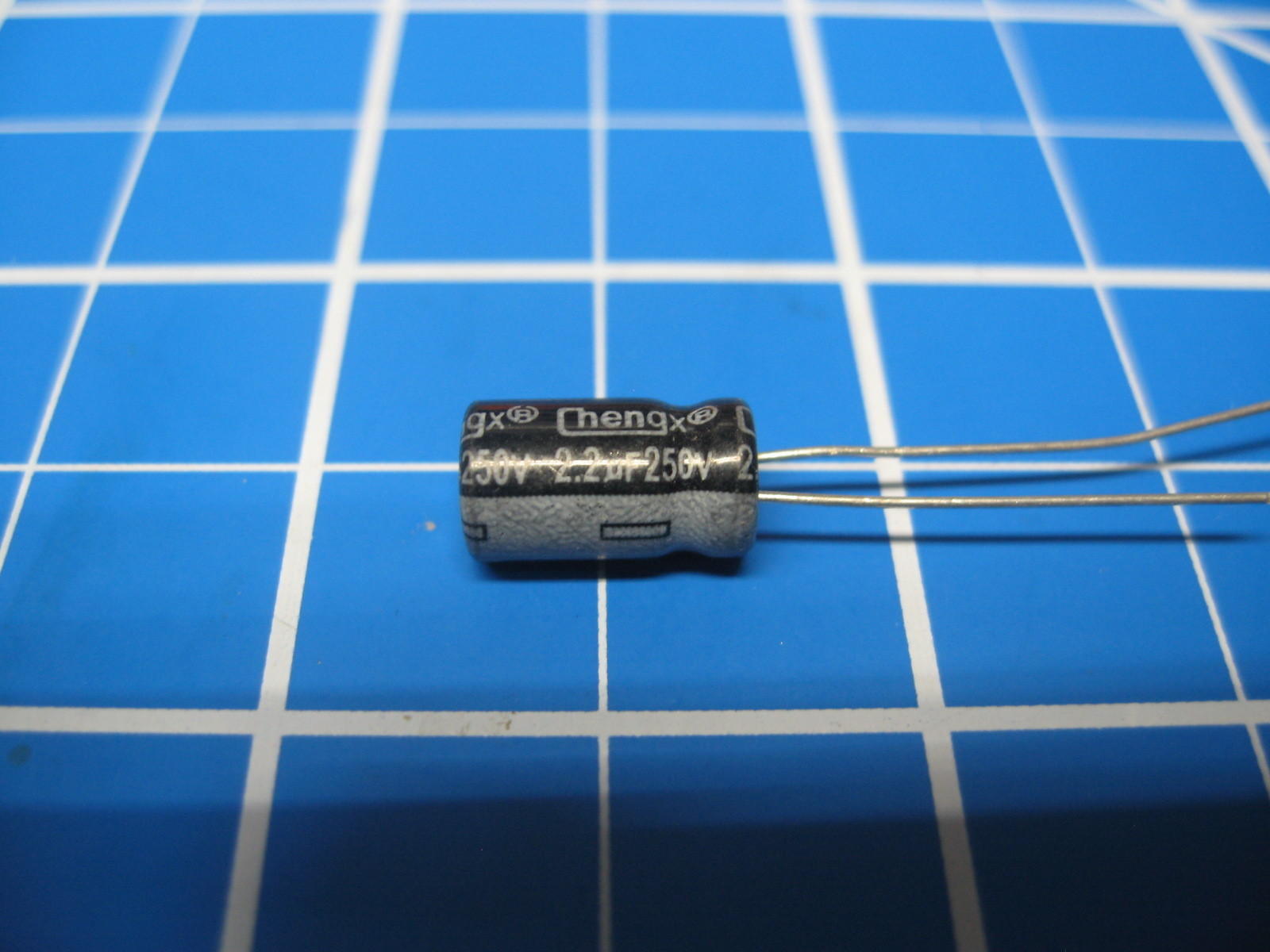 Radial Electrolytic Capacitors - 250v 2.2uF - Imported - 20 Pieces