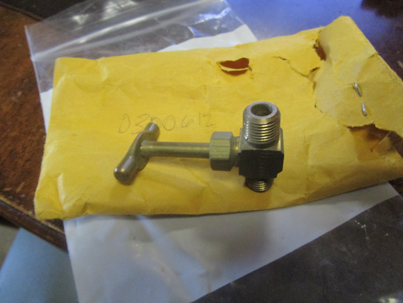 Evinrude Johnson OEM petcock new 300612
