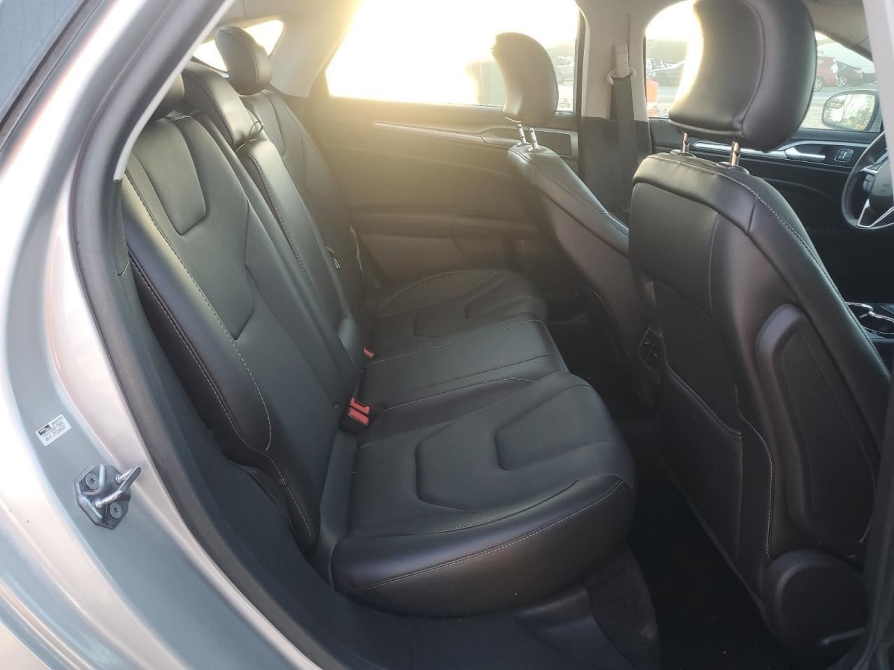 FUSION 2015 Glove Box 4951819