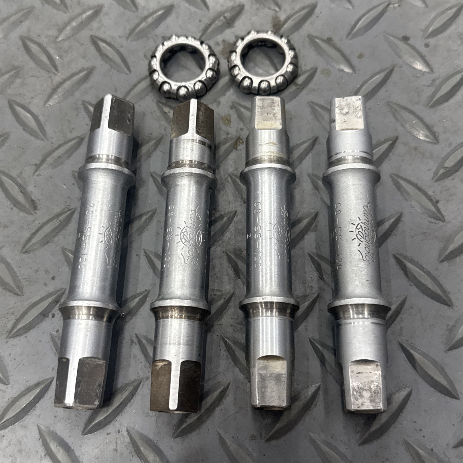 Campagnolo Nuovo Record Bottom Bracket / 68-SS-120  70-SS-120 Lot Of 4