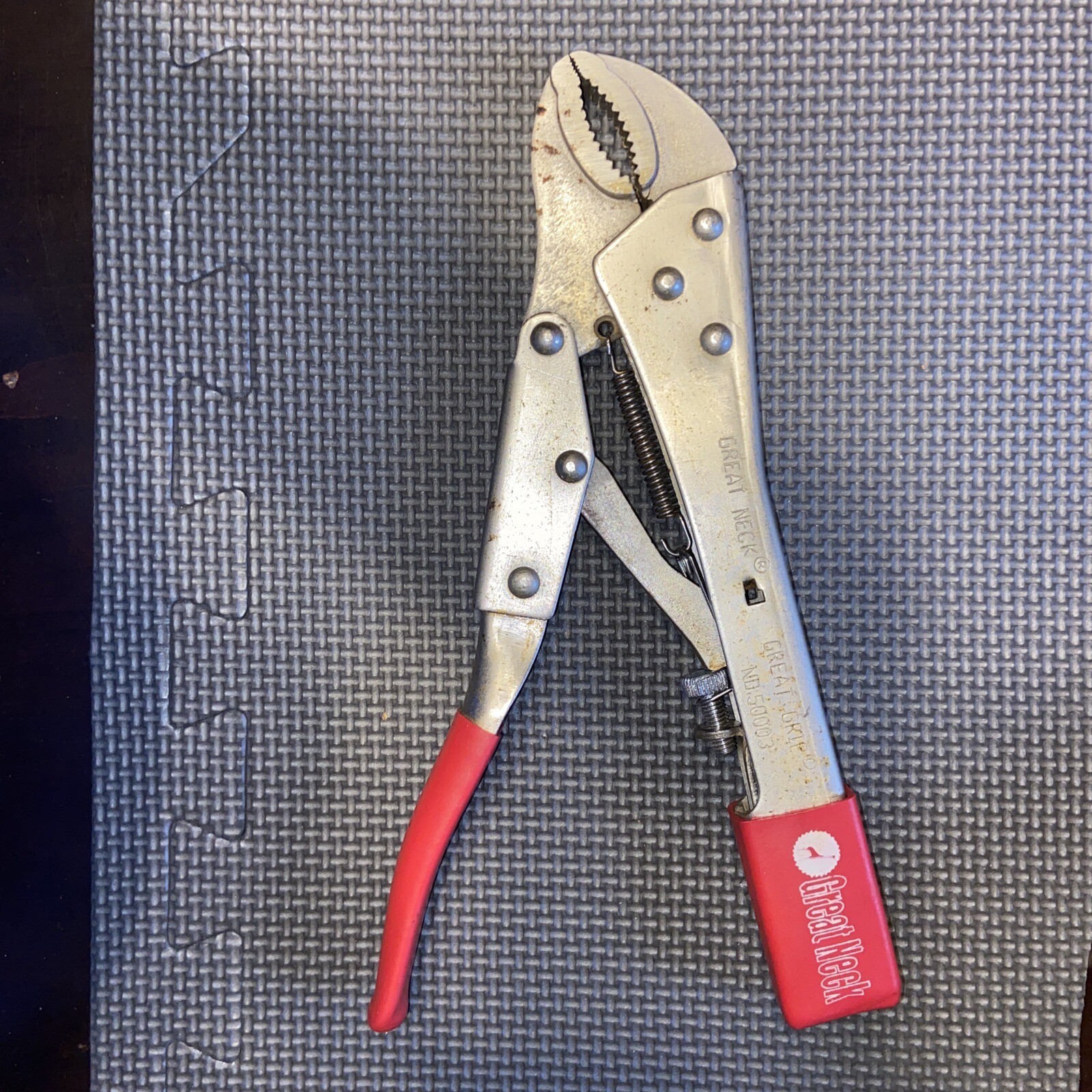 GREAT NECK (VINTAGE) #50003  GREAT GRIP 9 1/2"  LOCKING PLIERS Red Handle