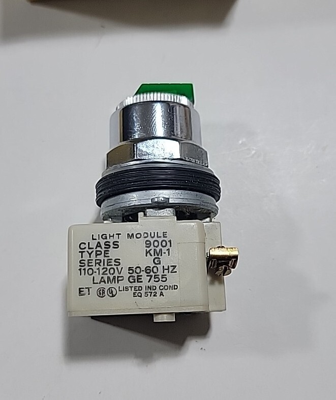 Square-D 9001K43J1G, 3 Position Selector Switch Illuminated Maintain 110-120VAC