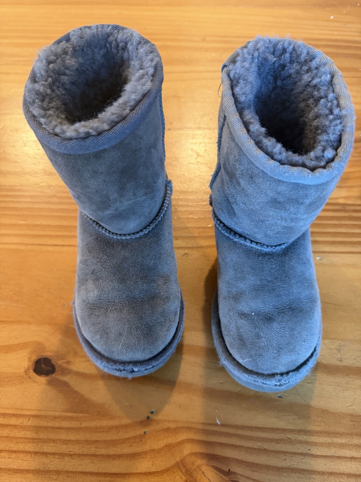 UUG Boots Classic Kids US Sz11 Gray