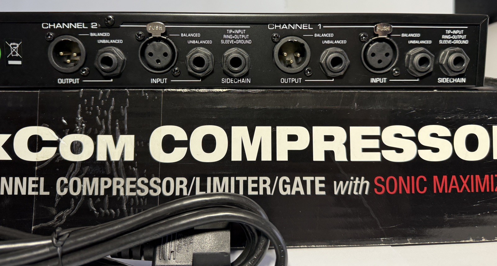 BBE MaxCom Dual Channel Compressor/Limiter/Gate w/ Power Cord & Original Box