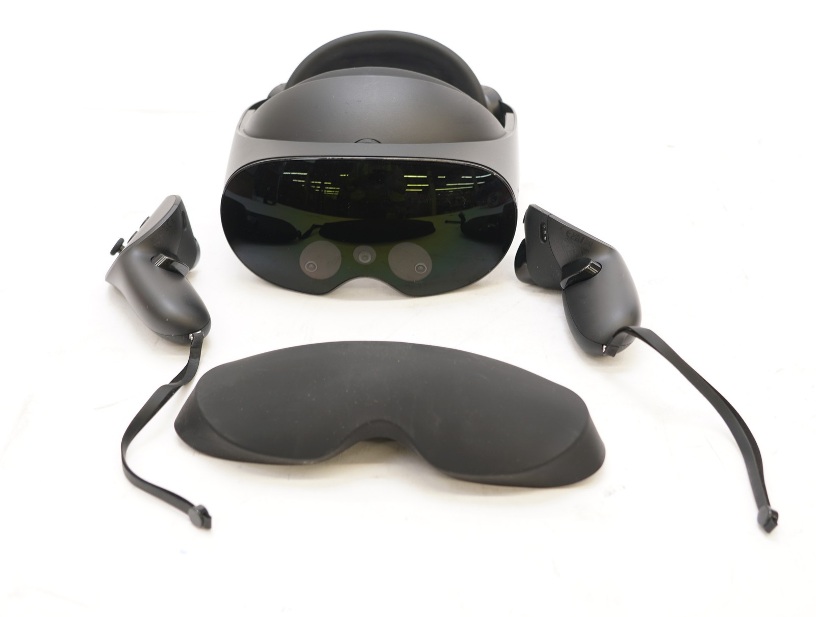 Meta Quest Pro Mixed Reality Headset System