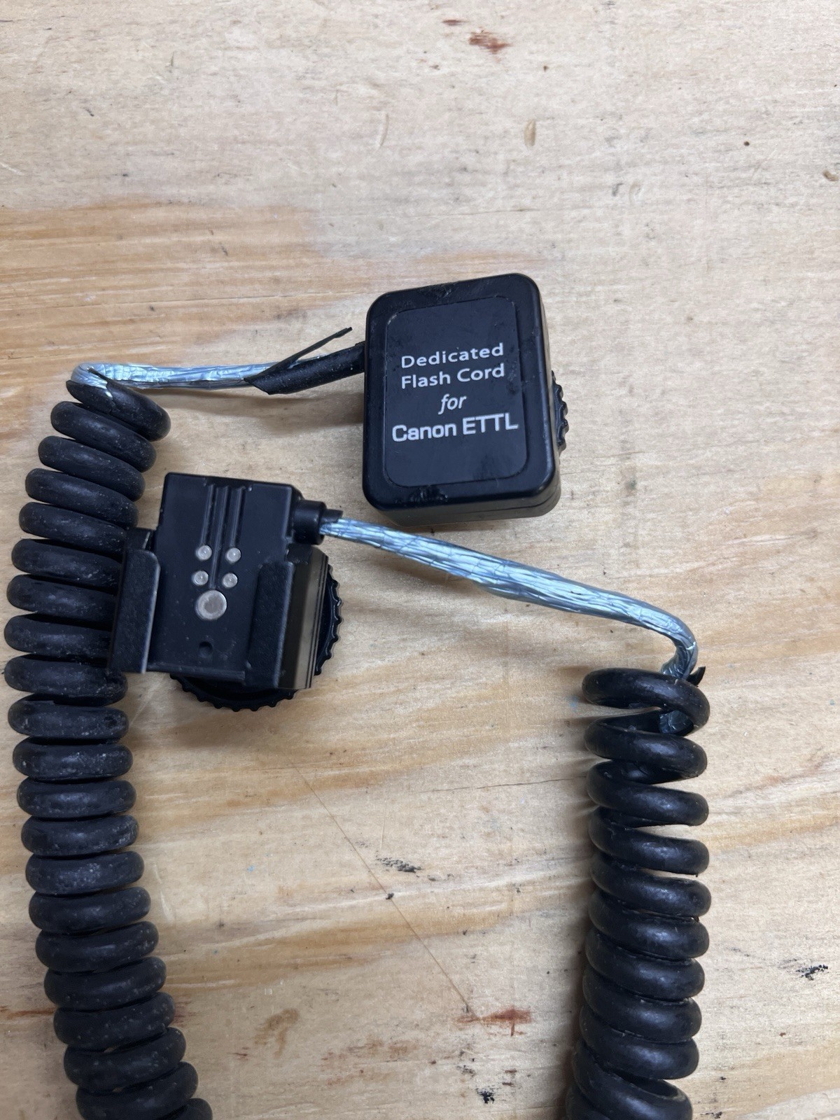 Genuine Canon Sync Cord for EOS ETTL, Coiled