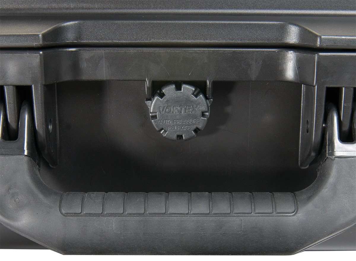 Pelican Storm iM2450 Case With Foam (Black)