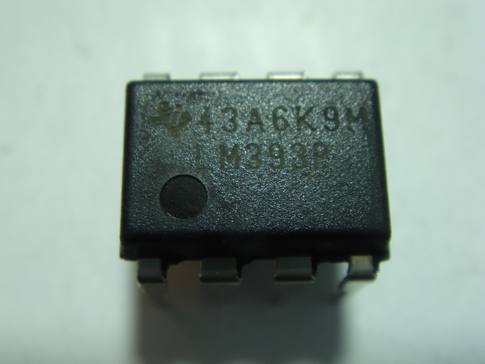 LM393 Comparator DIL #1-621