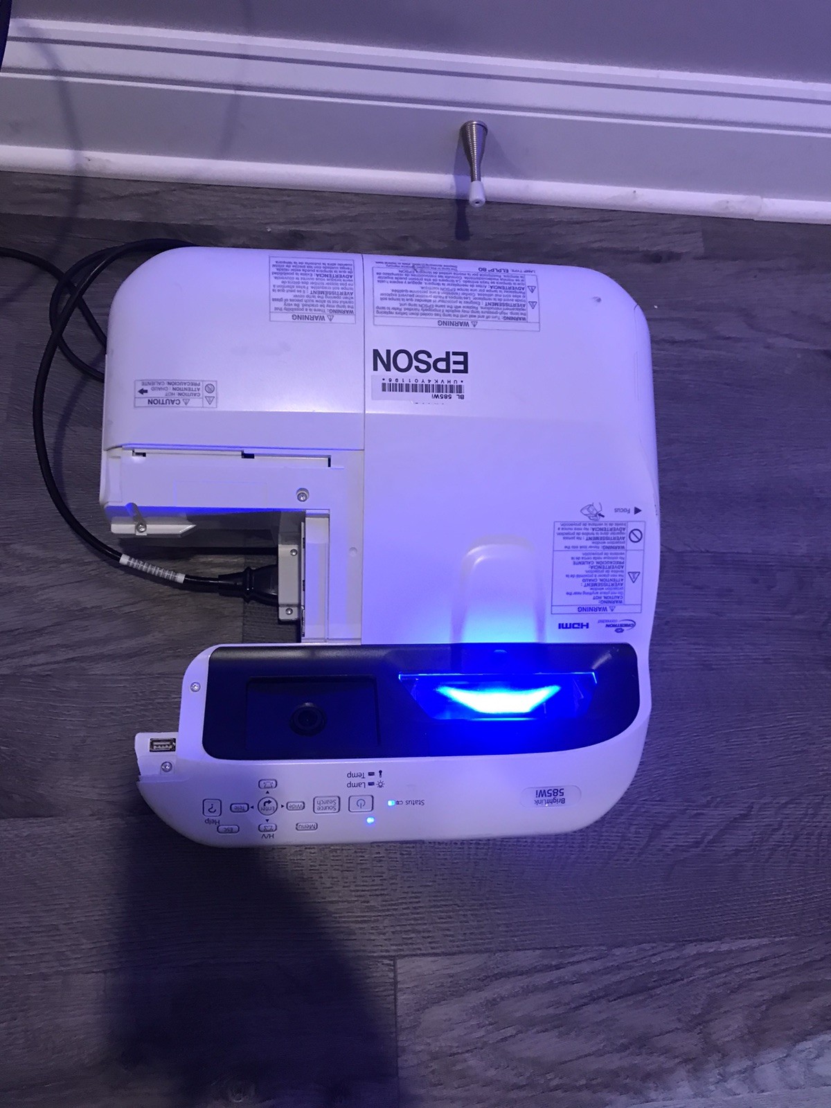 Epson BrightLink 585Wi Interactive Ultra Short Throw WXGA Medium LAMP HOURS