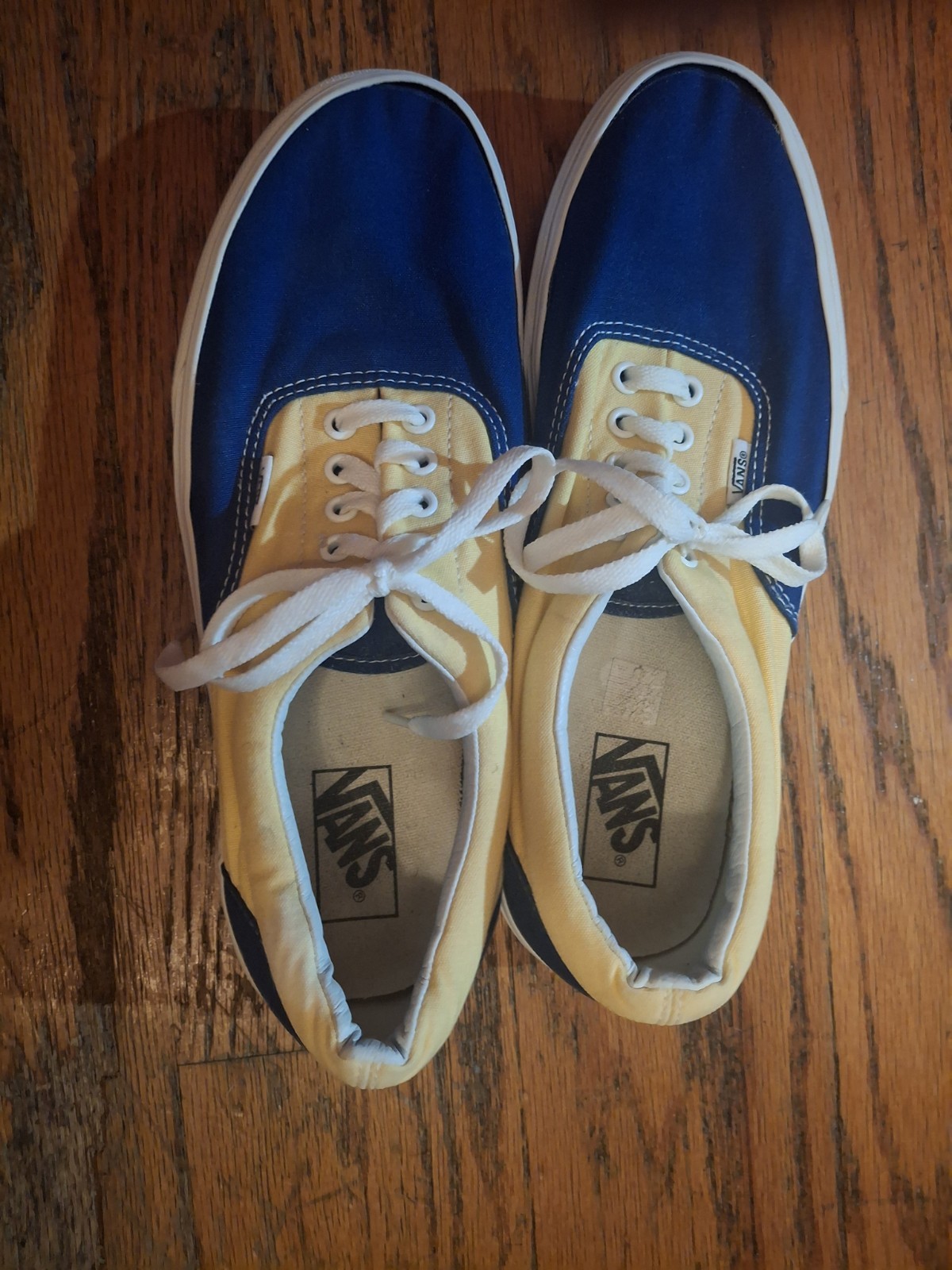 mens athletic shoes