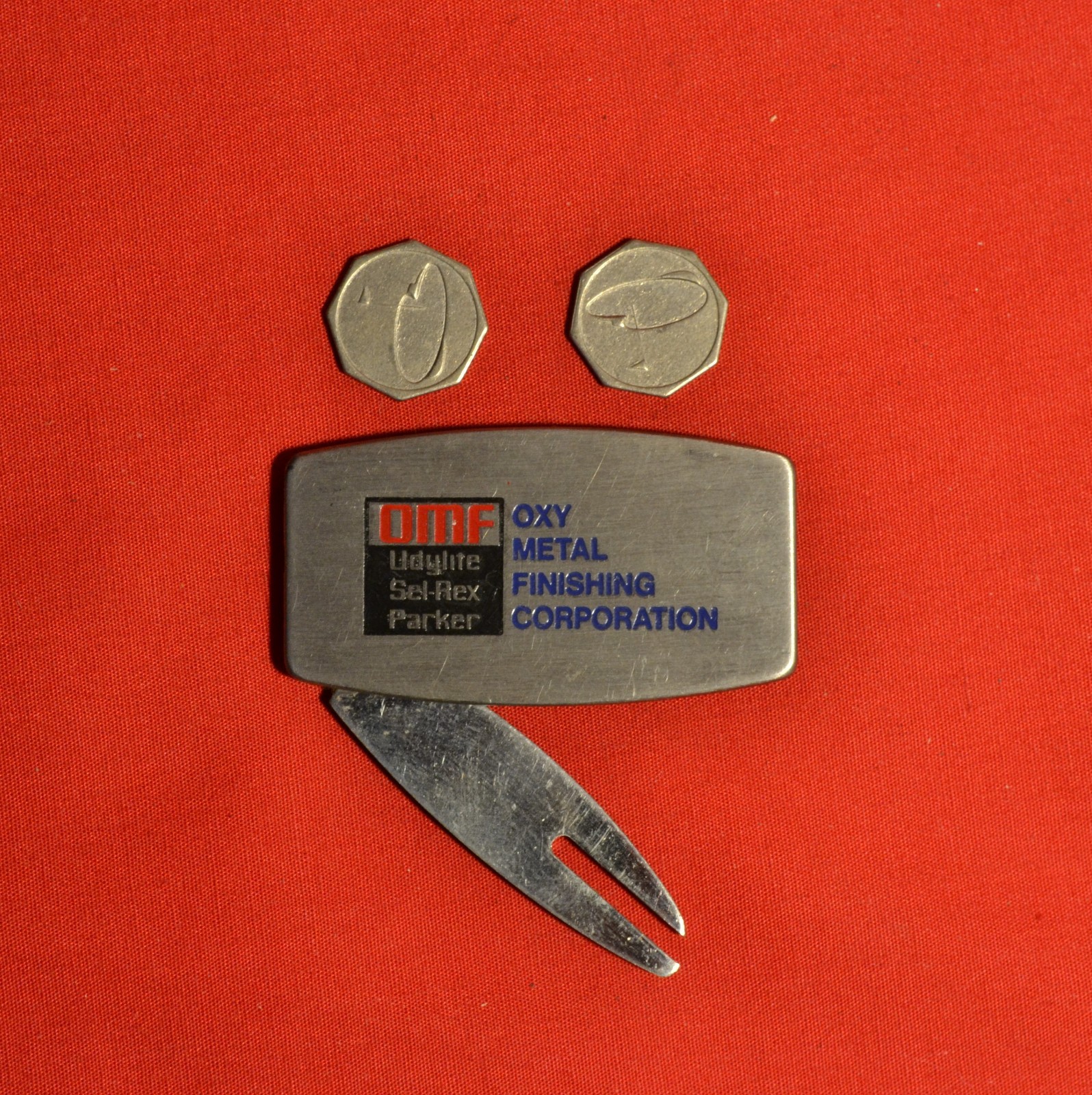 Vintage Zippo Greenskeeper Tool Golf Ball Markers Divot Repair Advertising