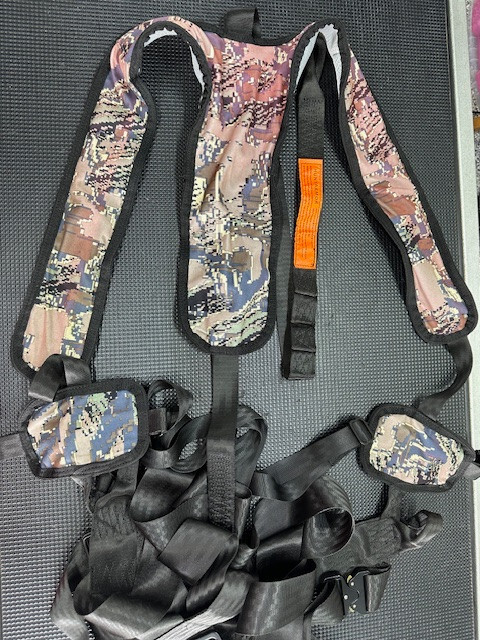 Huntarmor Tree Stand Safety Harness with Deer Drag Camo Coloring Large