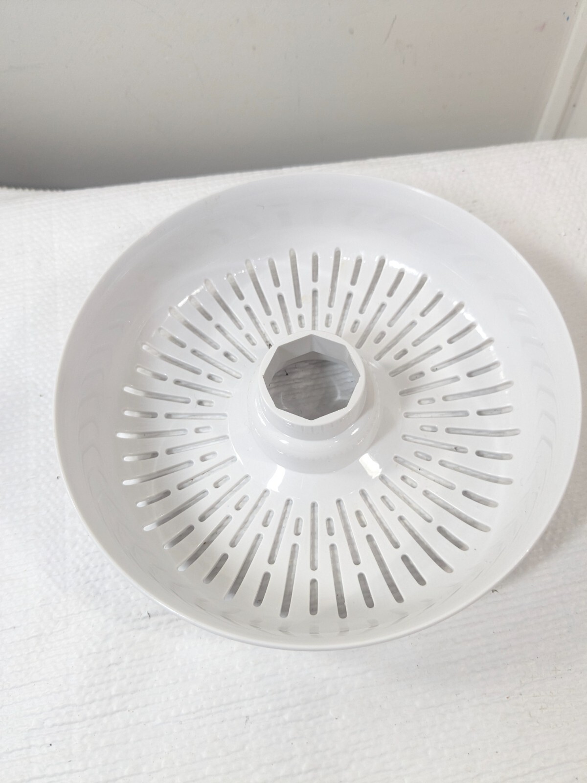Wolfgang Puck Auto Reversing Citrus Juicer strainer colander replacement PART