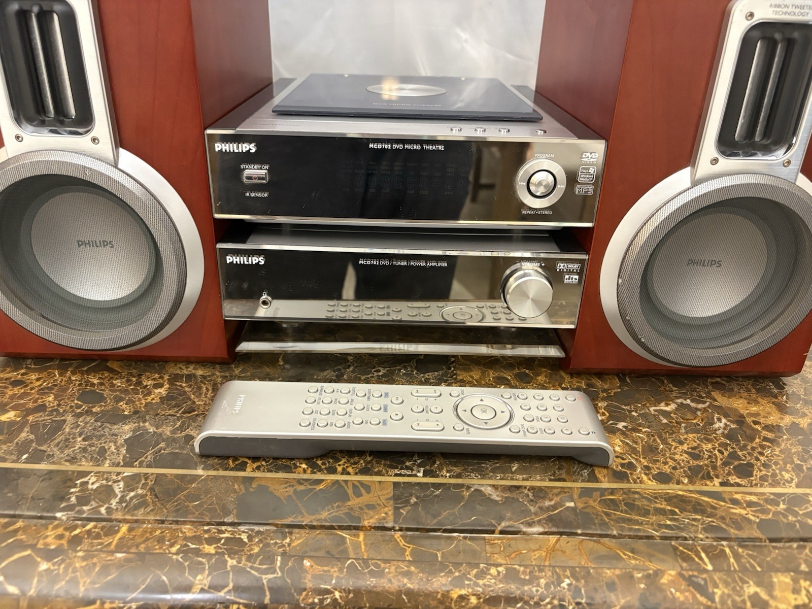 Philips MCD702 Micro Theatre DVD/CD Player, Tuner, Amp, Speakers, Remote WORKING