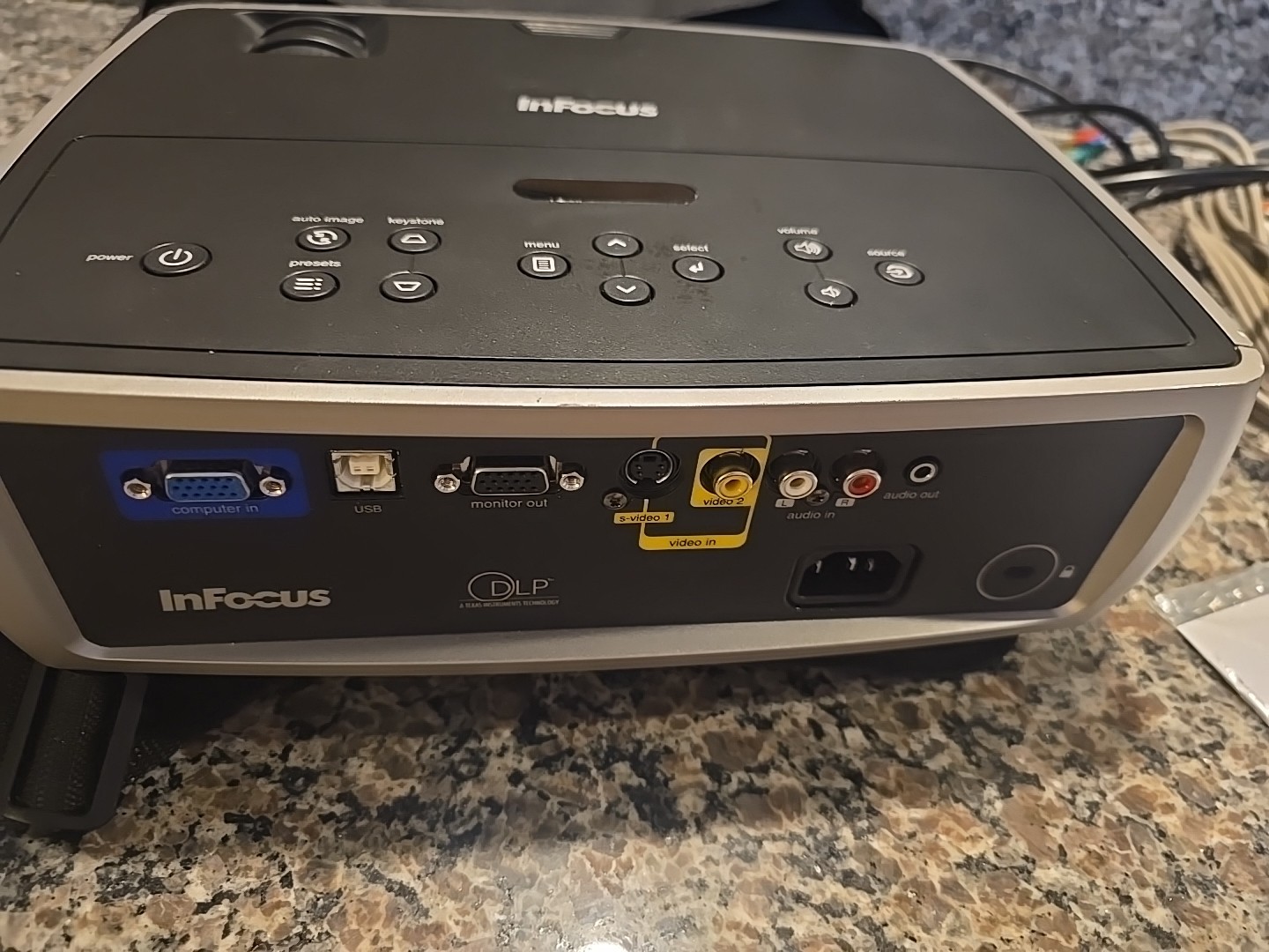 InFocus IN26+ W260 DLP Projector