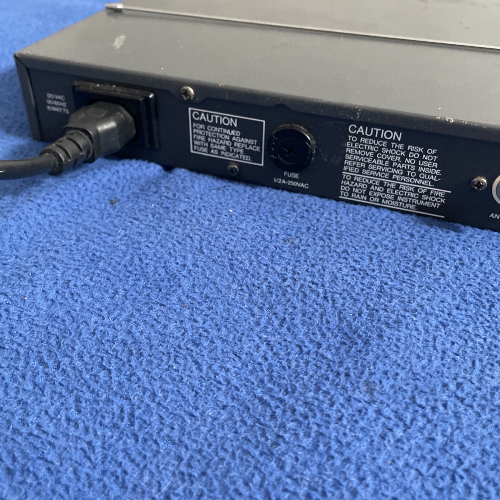 EV Electro-Voice MR-2000A Dual Receiver Diversity Wireless System